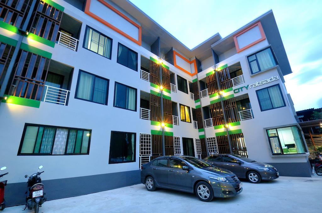 City Ratsada Lampang Esterno foto